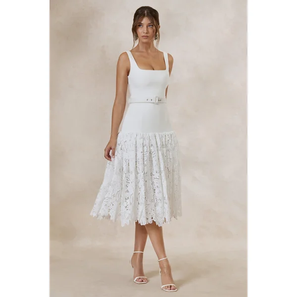 Norrie | Robe Mi-Longue Blanche à Encolure Carrée et Jupe Volumineuse en Dentelle