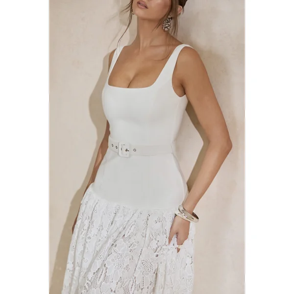 Norrie | Robe Mi-Longue Blanche à Encolure Carrée et Jupe Volumineuse en Dentelle