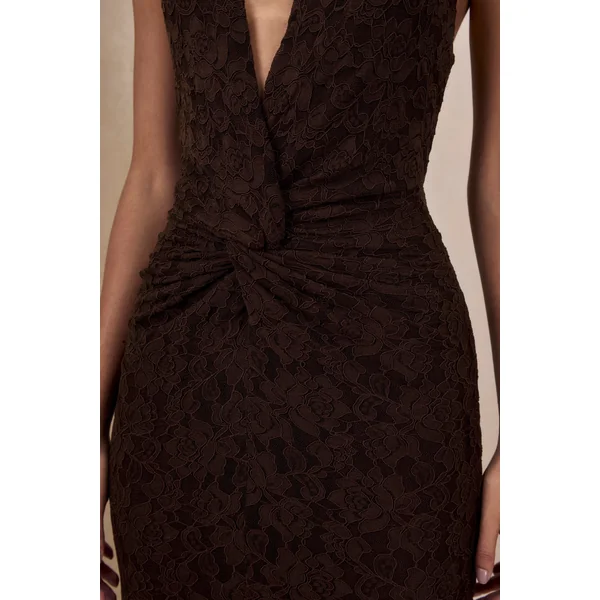 Ocealla | Robe longue marron à décolleté plongeant avec détails froncés