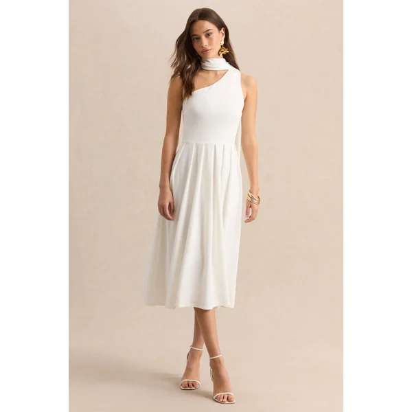 Odette | Robe mi-longue blanche à encolure asymétrique avec écharpe