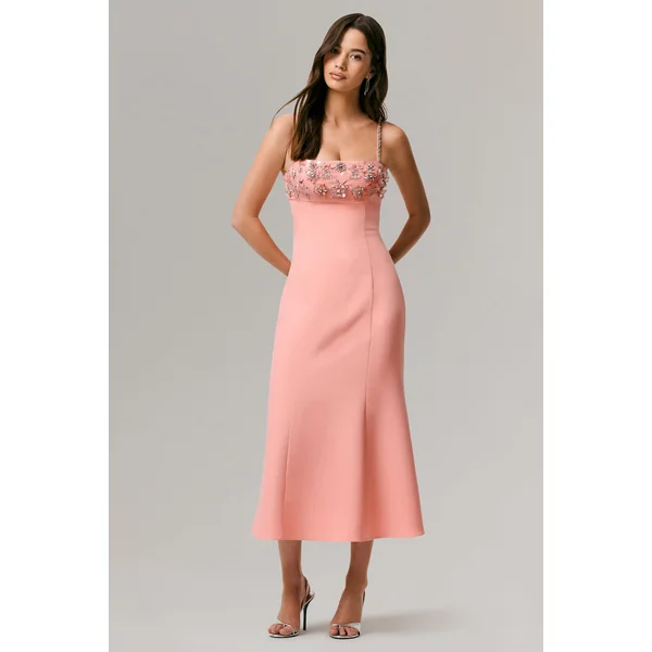 One To Remember | Robe mi-longue corail à décolleté carré ornée