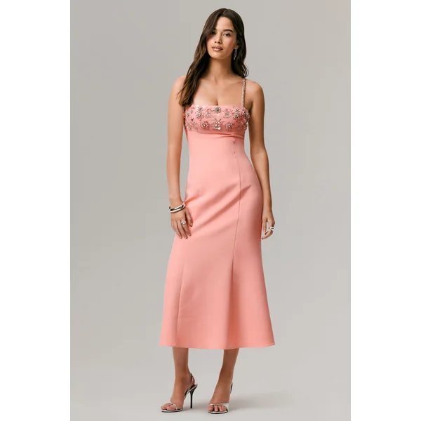 One To Remember | Robe mi-longue corail à décolleté carré ornée