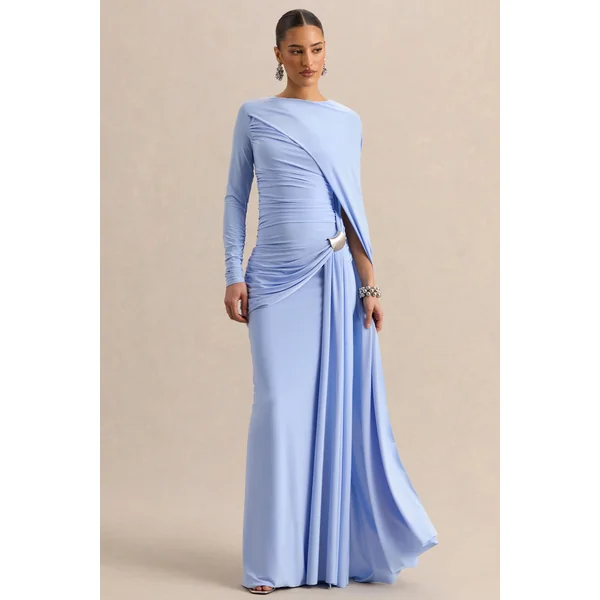 Orintha | Robe longue bleu poudré à encolure large avec cape et détail doré