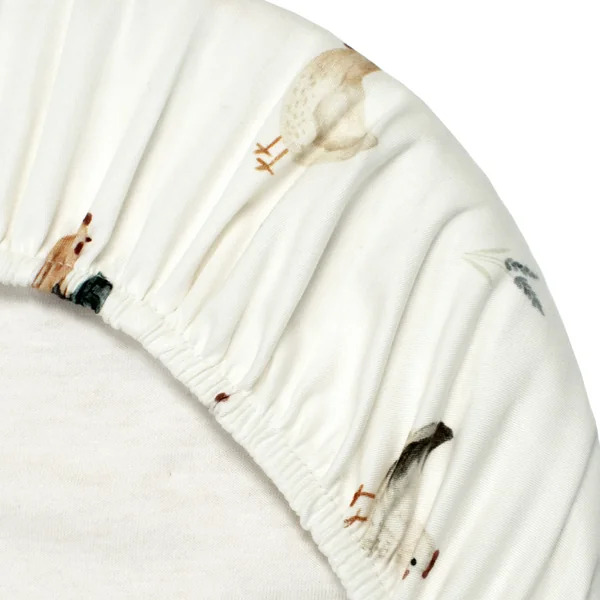 Oval bassinet cover sheet, chicken