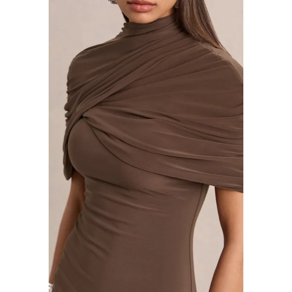 Perdi | Mini-robe bodycon brune avec cape torsadée