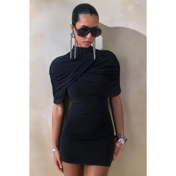 Perdi | Mini-robe moulante noire avec cape torsadée