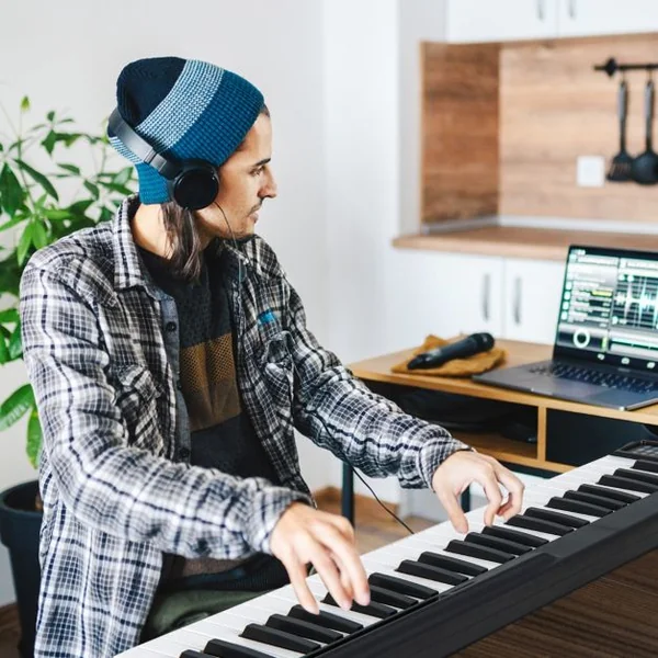 Piano Numérique Pliable à 88 Touches avec Fonction Bluetooth MIDI Clavier Électronique Portable avec Pédale de Sustain Sac de Transport