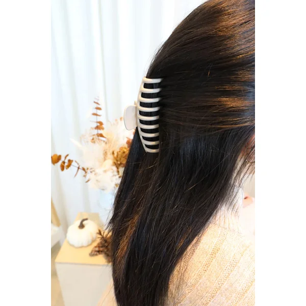 Pince à cheveux ovale - beige