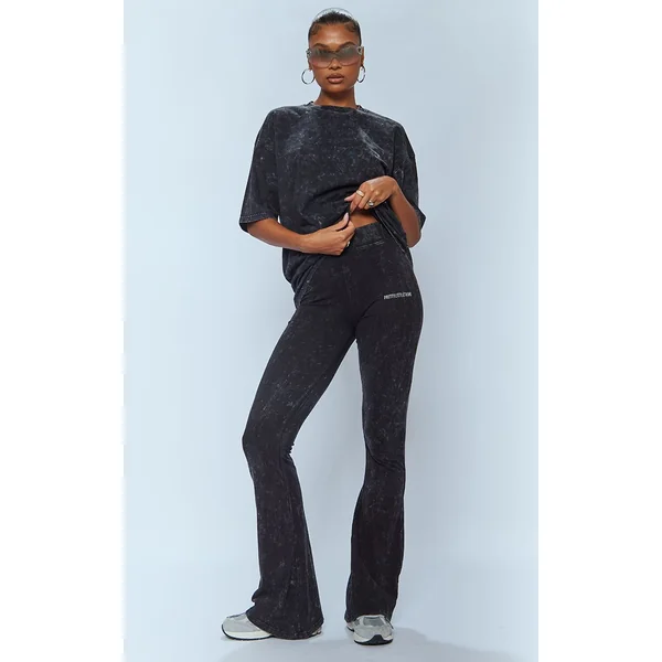 Prettylittlething Pantalon Évasé Taille Haute Imprimé Effet Délavé