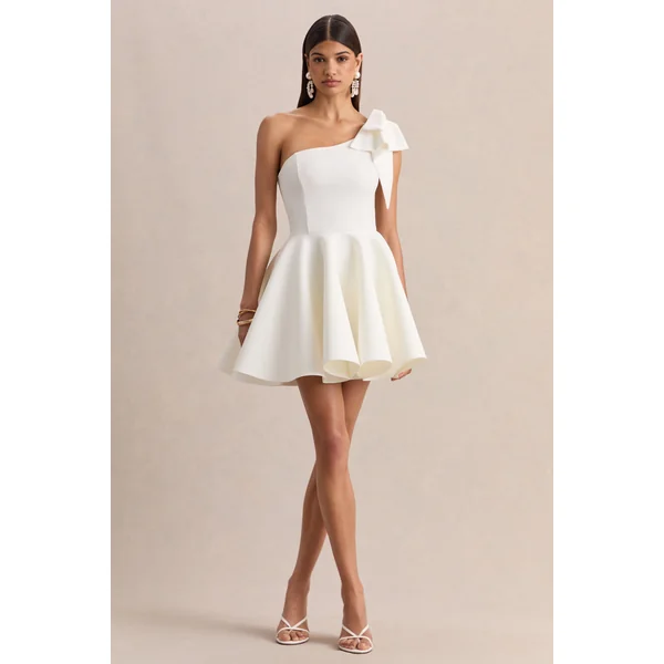 Prosperity | Mini-robe blanche à encolure asymétrique avec détail nœud
