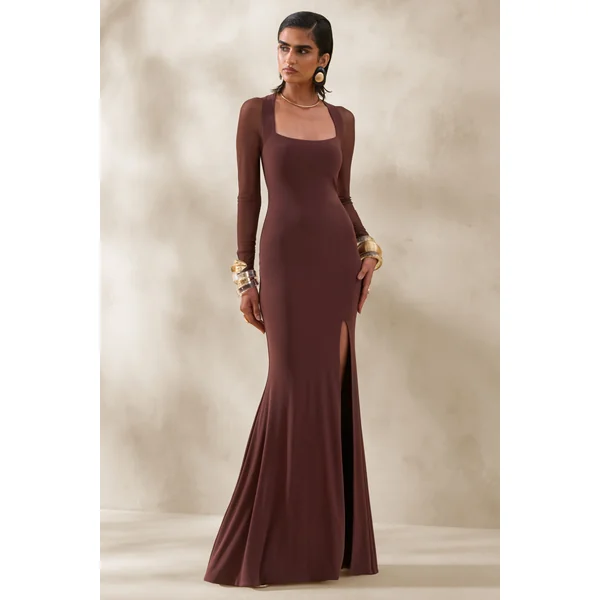 Renalia | Robe longue marron à encolure carrée avec manches longues en mesh