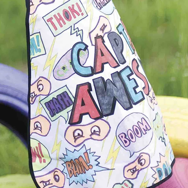 Reversible superhero colouring cape