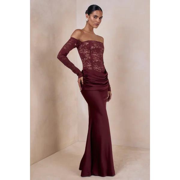 Rinna | Robe longue bordeaux en dentelle à encolure Bardot