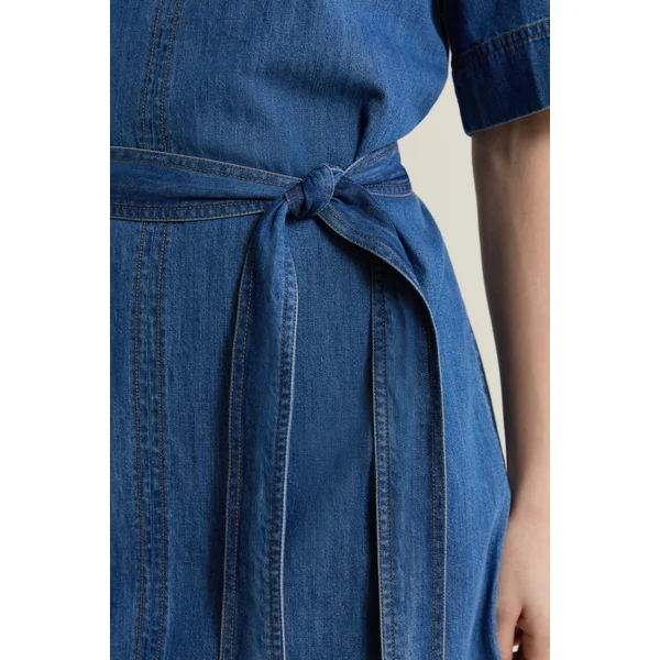 Robe ceinturée en denim
