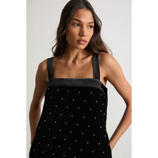 Robe Chasuble en Velours Matelassé Ornée de Cristaux