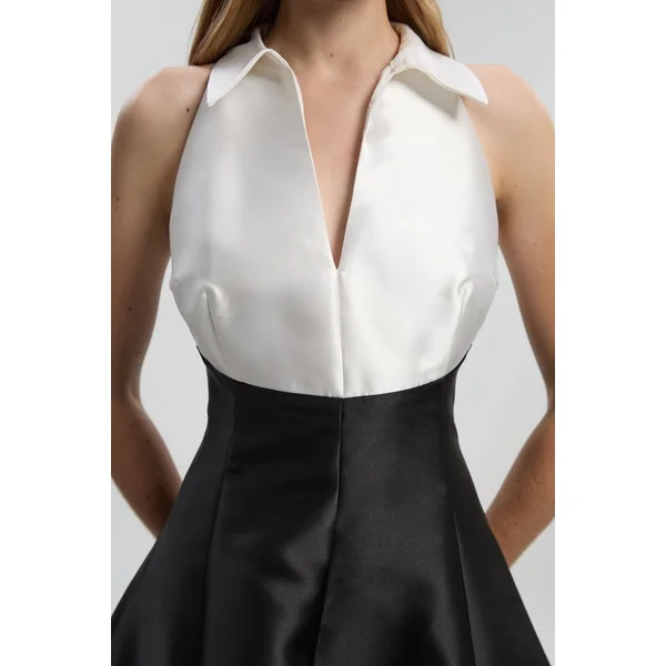 Robe Chemise Petite en Sergé à Contraste Smoking Ajustée avec Jupe Évasée
