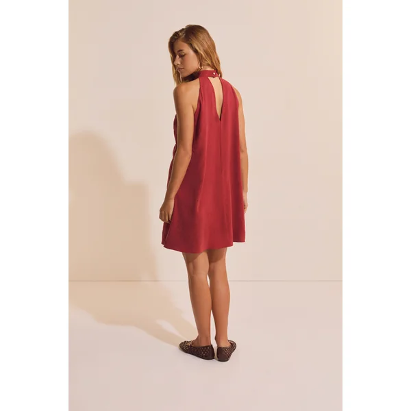 Robe courte sans manches