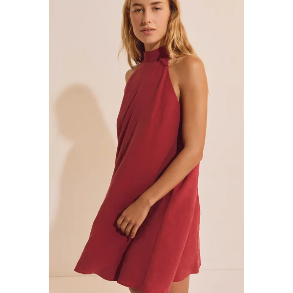 Robe courte sans manches