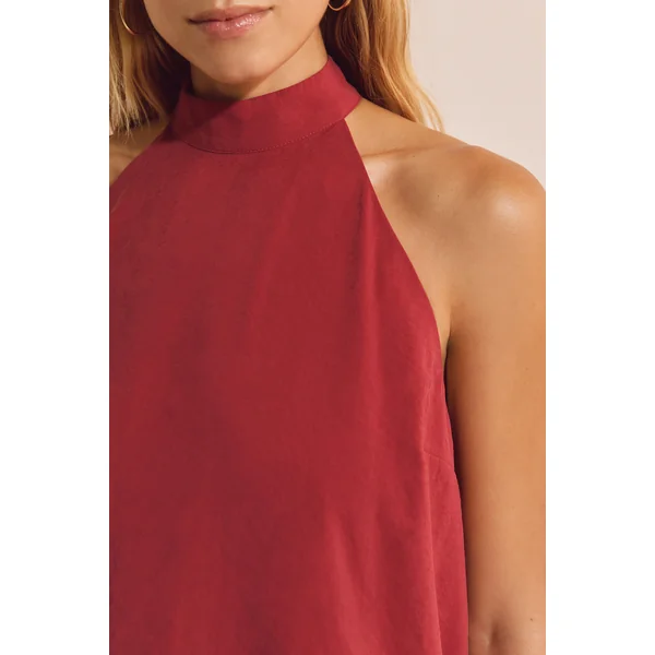 Robe courte sans manches