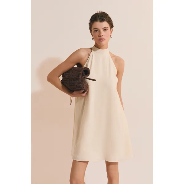 Robe courte sans manches