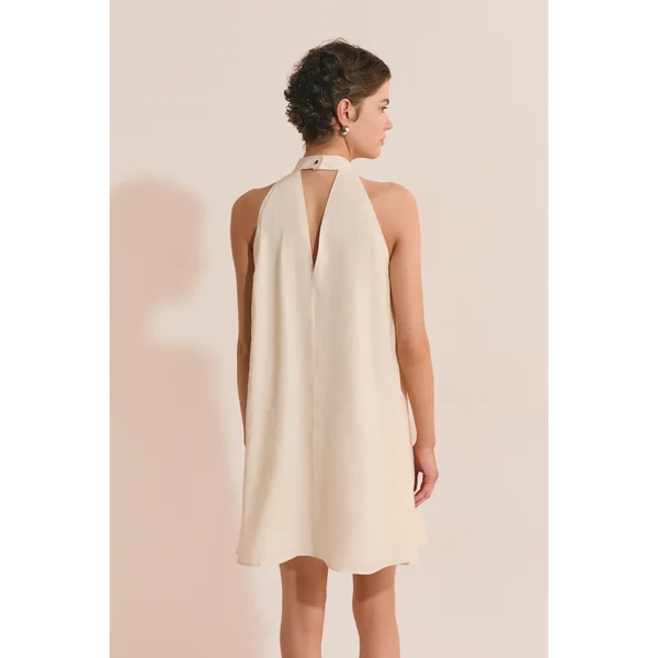Robe courte sans manches