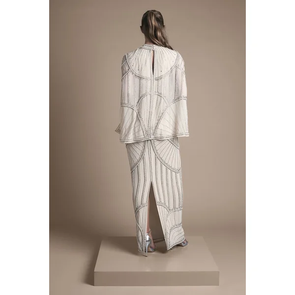Robe de Mariée Longue Colonne Ornementée avec Détail Cape
