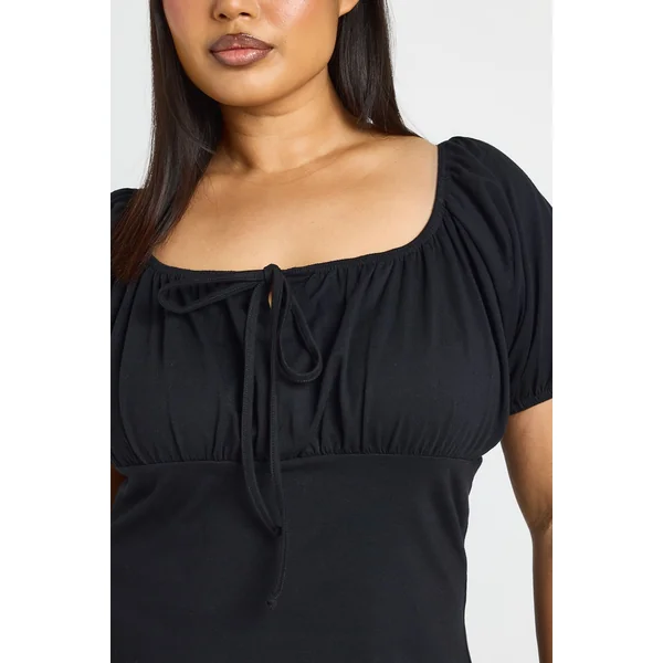 Robe Grande Taille À Manches Courtes Et Encolure Laitière En Coton