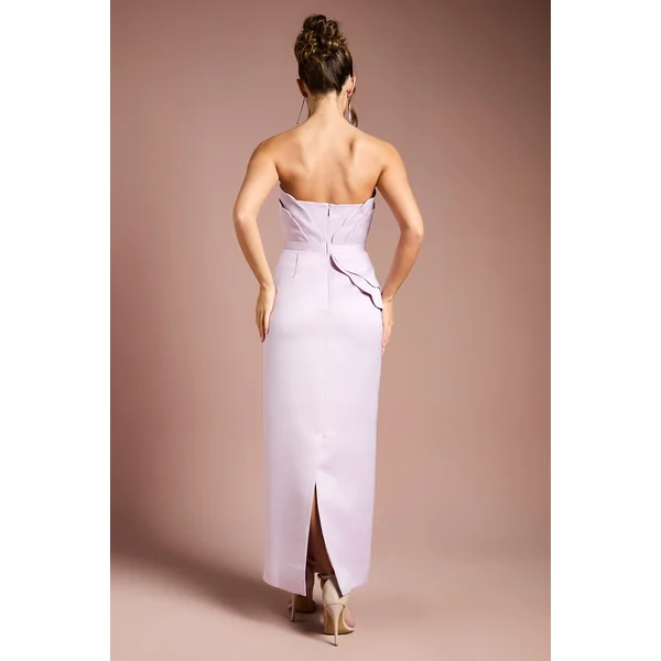 Robe Longue Bustier Structurée en Satin avec Détails Festonnés