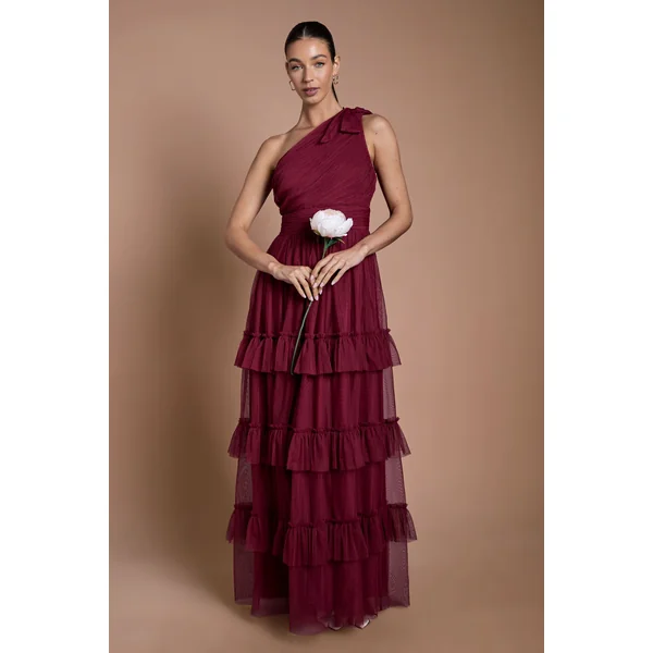 Robe Longue De Demoiselle D'honneur Bordeaux En Mesh Plissé À Une Épaule Avec Volants Étagés