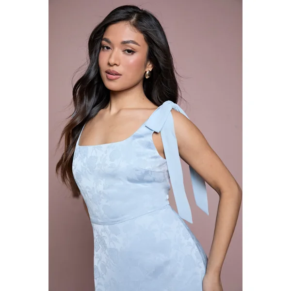 Robe Longue De Demoiselle D'honneur Petite Taille Bleu Clair Encolure Carrée Mousseline Épaules À Nouer Jacquard Satiné