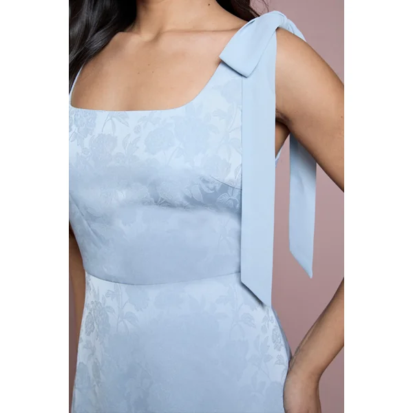 Robe Longue De Demoiselle D'honneur Petite Taille Bleu Clair Encolure Carrée Mousseline Épaules À Nouer Jacquard Satiné