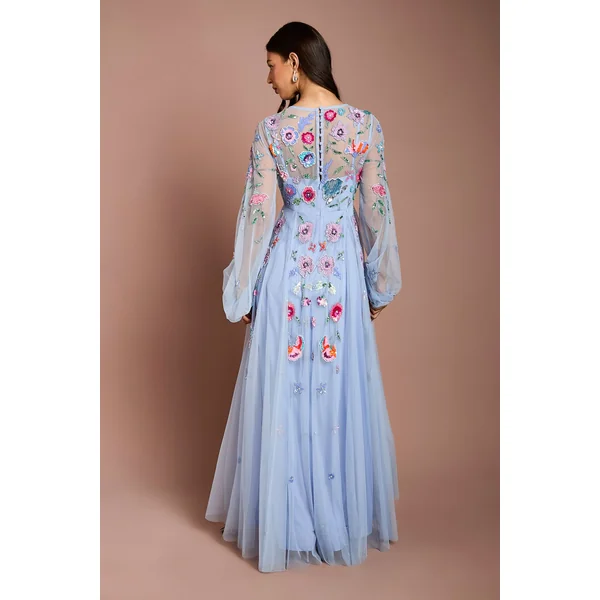 Robe Longue En Mousseline Ornée De Broderies