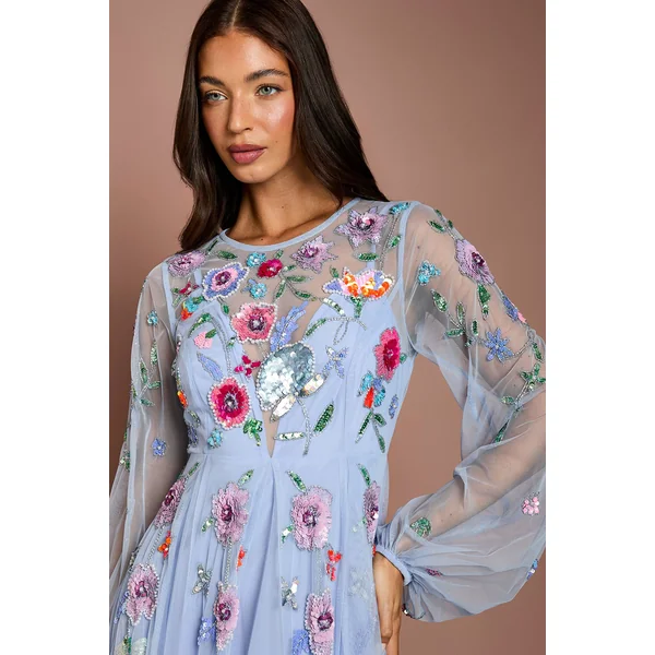 Robe Longue En Mousseline Ornée De Broderies
