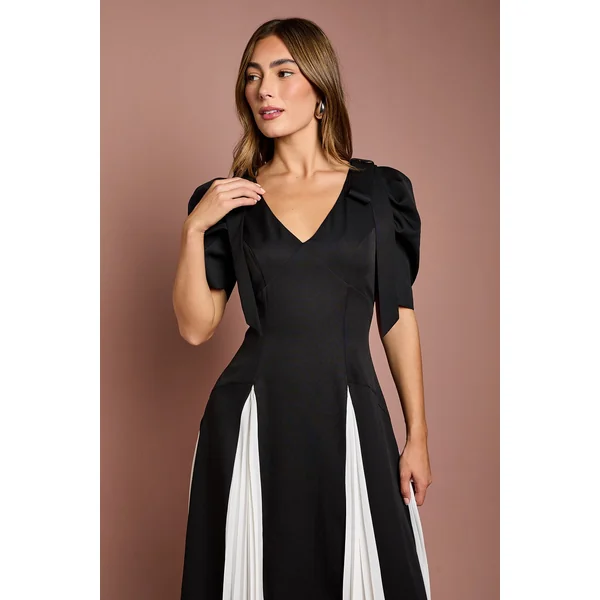 Robe Maxi en Crêpe à Manches Courtes avec Godets