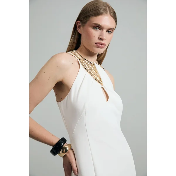 Robe maxi halter avec détail chaîne émaillée