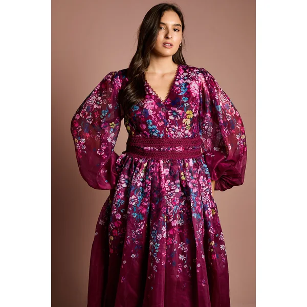 Robe Midaxi Grande Taille en Organza avec Motifs Floraux et Finitions en Dentelle