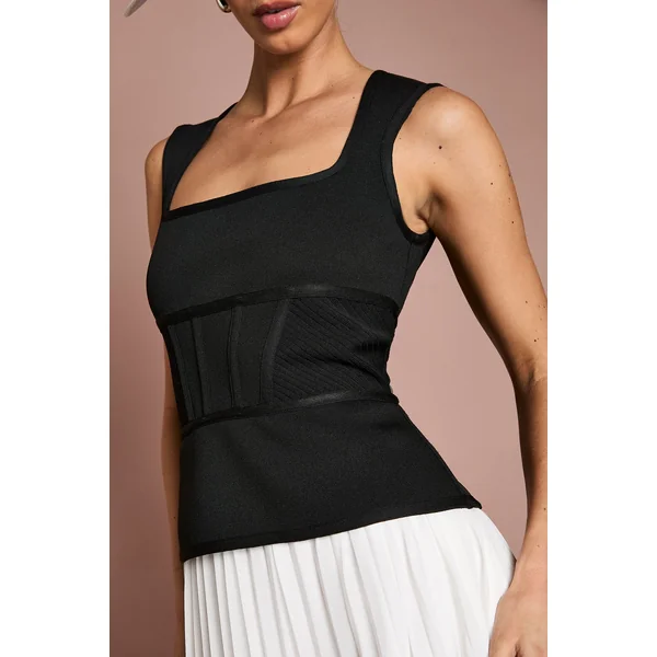 Robe Midi Lisa Tan À Basque Avec Corsage Bandage Et Jupe Plissée En Georgette Monochrome