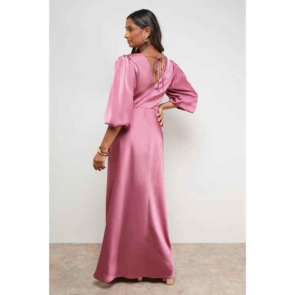 Robe Midi Satinée à Col V et Manches Ballon Taillée en Biais