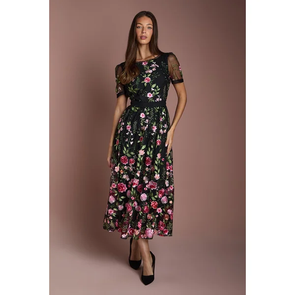 Robe Mi-Longue en Maille Brodée avec Détails de Dentelle