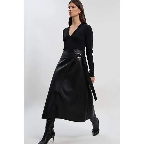 Robe Mi-Longue en Maille Plissée avec Détails d'Onglets en synthétiquecuir - Coupe Petite Taille