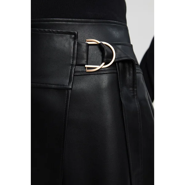 Robe Mi-Longue en Maille Plissée avec Détails d'Onglets en synthétiquecuir - Coupe Petite Taille