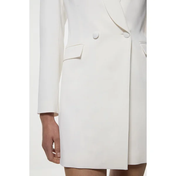 Robe mini blazer tailleur soignée à double boutonnage avec détail sinch