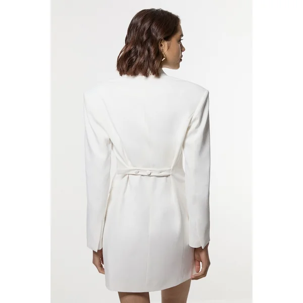 Robe mini blazer tailleur soignée à double boutonnage avec détail sinch