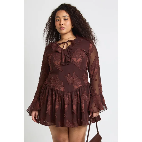 Robe Mini Grande Taille À Motif Floral Dévoré Et Ourlet Asymétrique