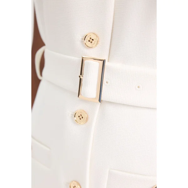 Robe Mini Moulante Texturée À Col Montant Avec Ceinture