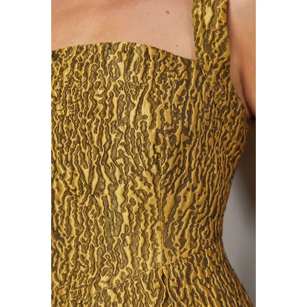 Robe Mini Structurée à Bretelles en Tissu Froissé