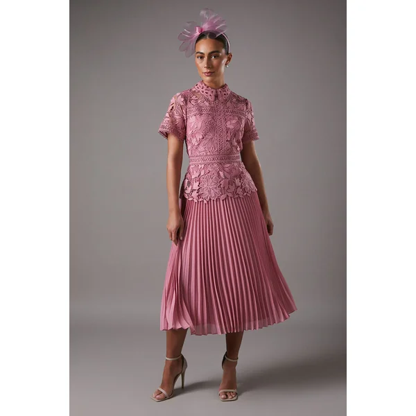 Robe Plissée à Haut en Dentelle