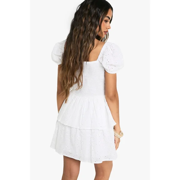 Robe skater en broderie anglaise à manches bouffantes