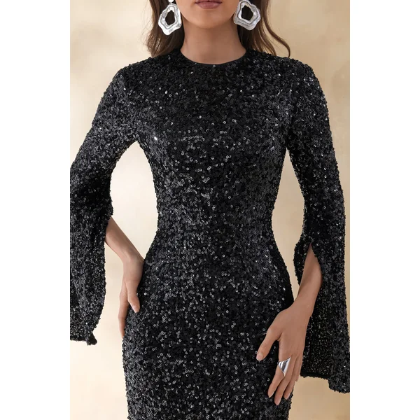 Romea | Robe longue noire en sequin à col montant et manches cape