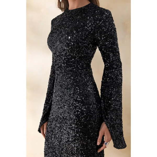 Romea | Robe longue noire en sequin à col montant et manches cape